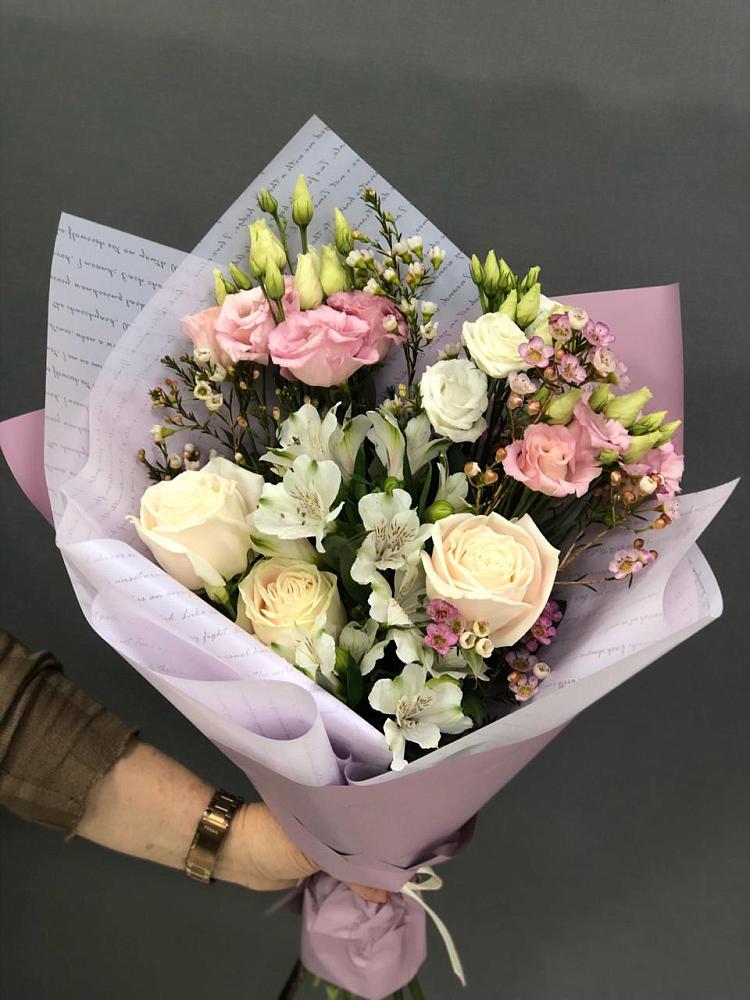 Букет цветов из: Альстромерии, Розы и Лизиантусы в Семеновке