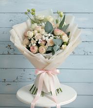 Букет цветов из:  Розы и Лизиантусы в Семеновке
