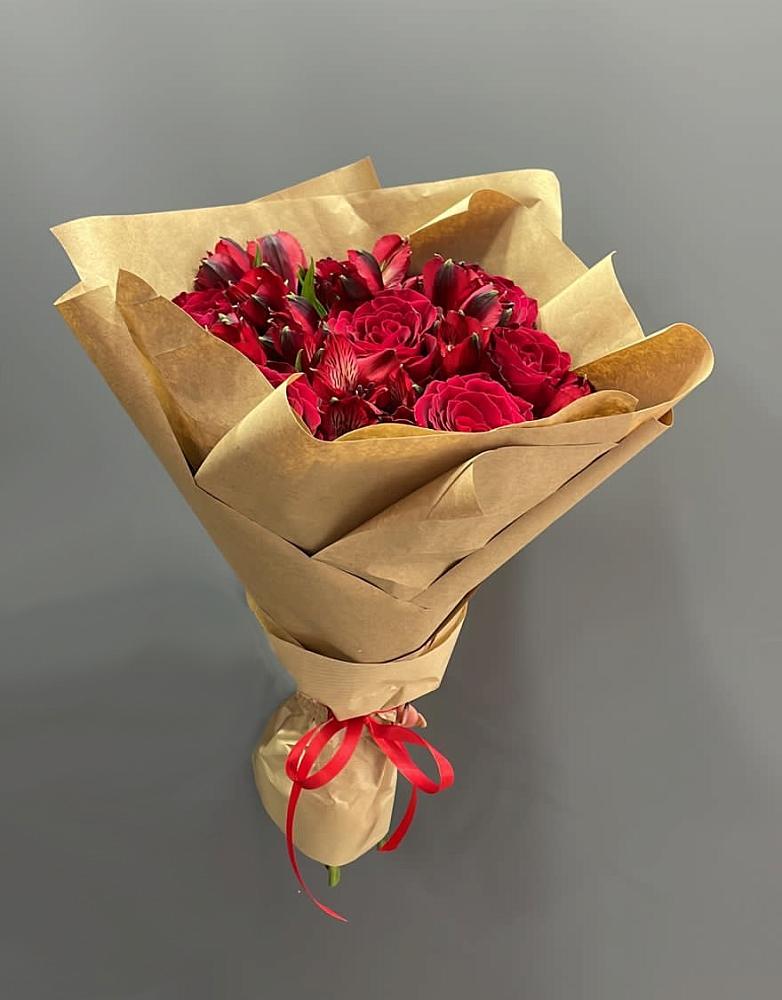 Букет цветов из: Альстромерии и Розы в Семеновке