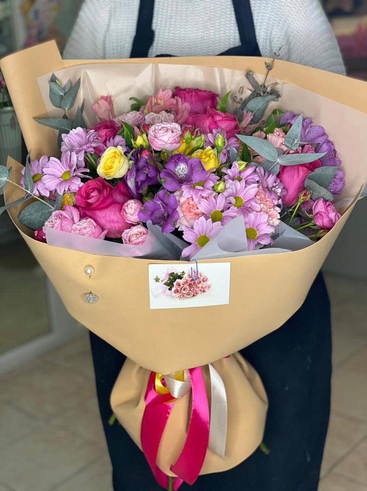 Букет цветов из: Хризантемы, Гвоздики и Альстромерии в Семеновке