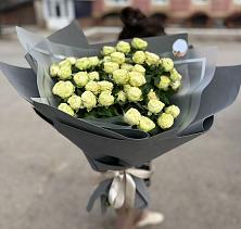 Букет Белые кустовые розы Солинеро в Семеновке