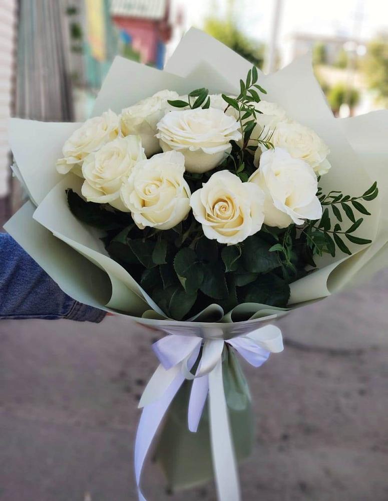 Букет Белые розы Проуд в Семеновке