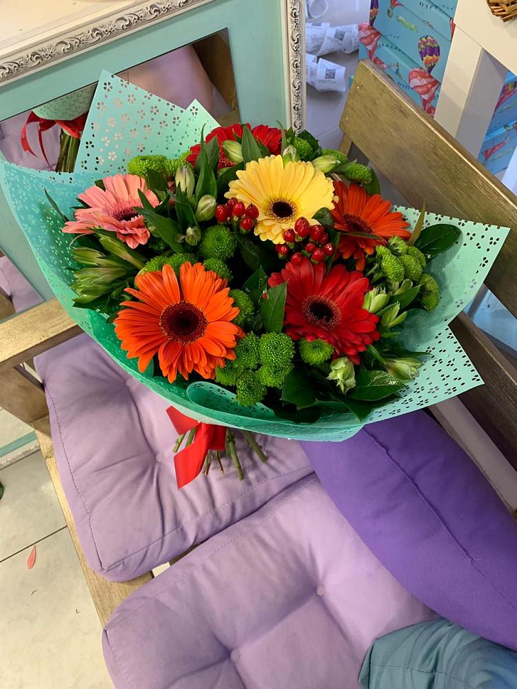 Букет цветов из: Герберы, Хризантемы и Альстромерии в Семеновке