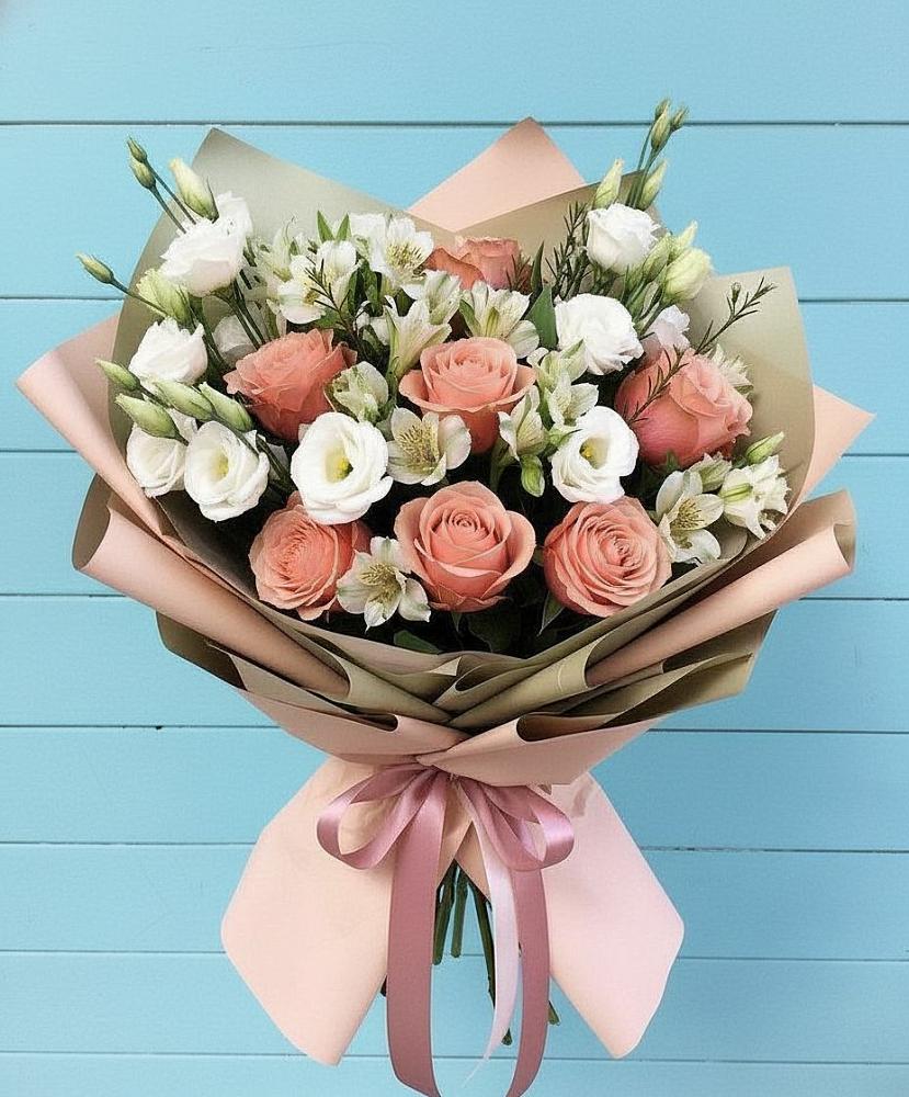 Букет цветов из: Розы, Альстромерии и Лизиантусы в Семеновке