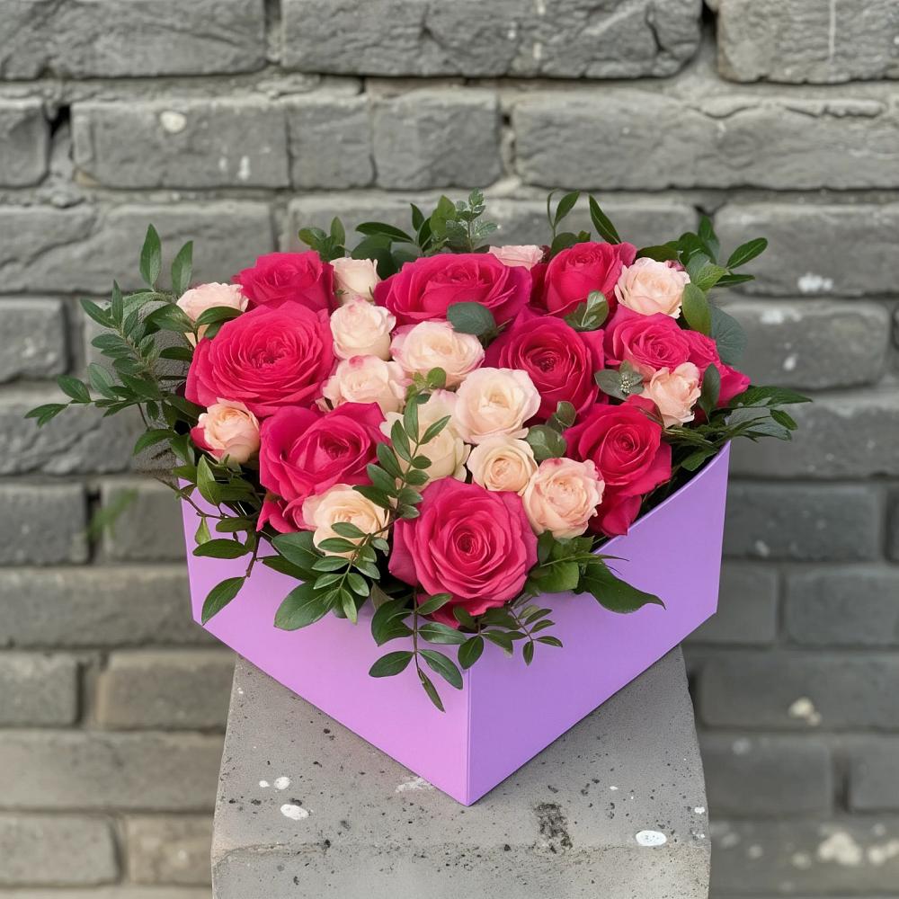 Цветочная композиция из Розы в коробке в Семеновке
