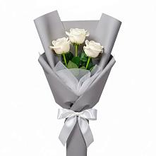 Букет 3 белые розы в Семеновке