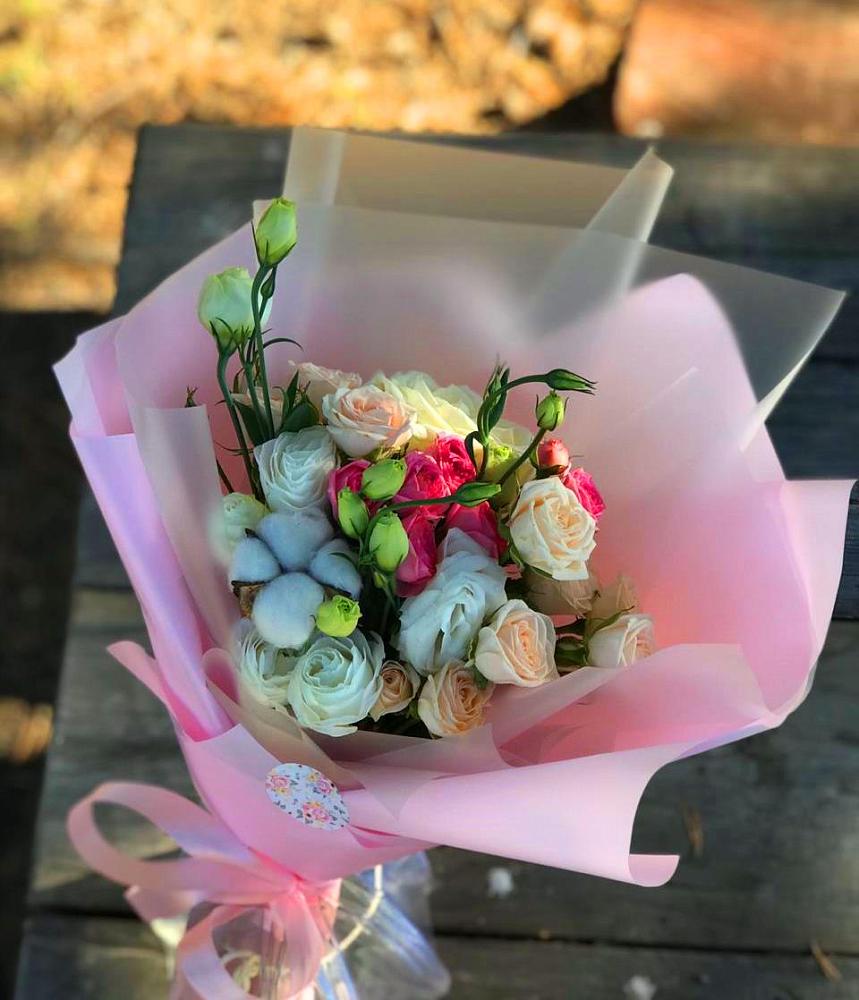 Букет цветов из: Розы и Лизиантусы в Семеновке