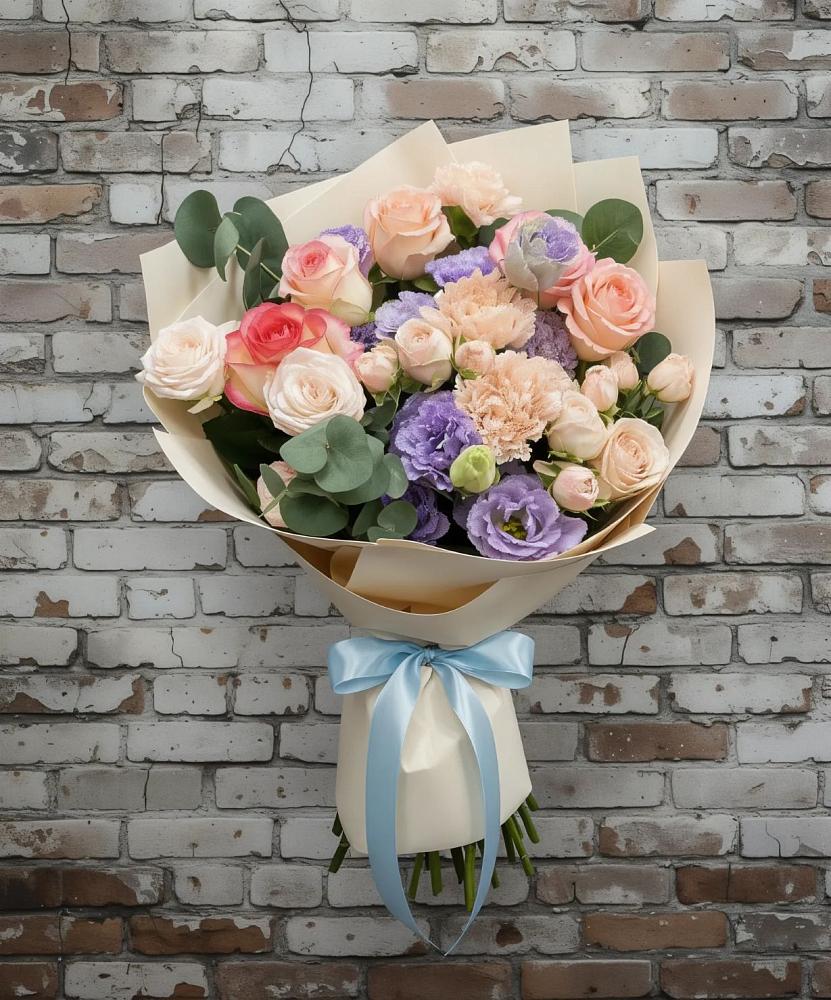 Букет цветов из: Розы, Лизиантусы и Гвоздики в Семеновке