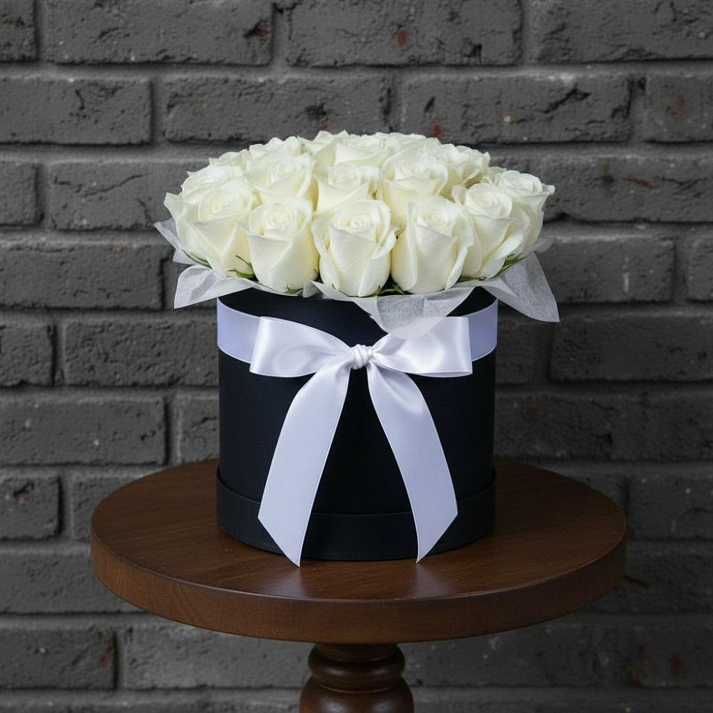 Цветочная композиция из Розы в шляпной коробке в Семеновке