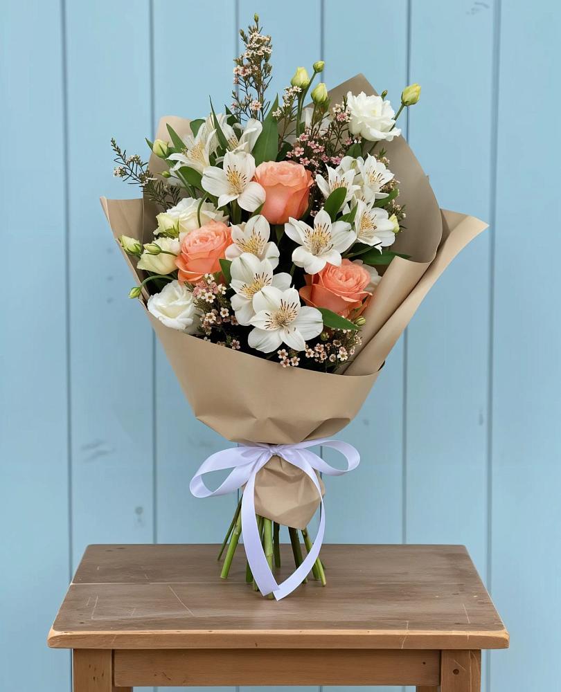 Букет цветов из: Альстромерии, Лизиантусы, Розы и Хризантемы в Семеновке