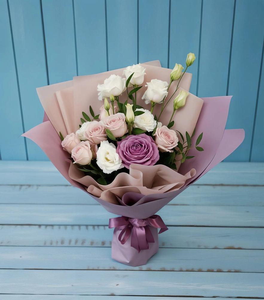 Букет цветов из: Розы и Лизиантусы в Семеновке